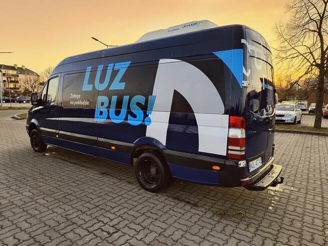 LukBus przewóz osób ,wynajem busów ,autobusów ,autokarów.