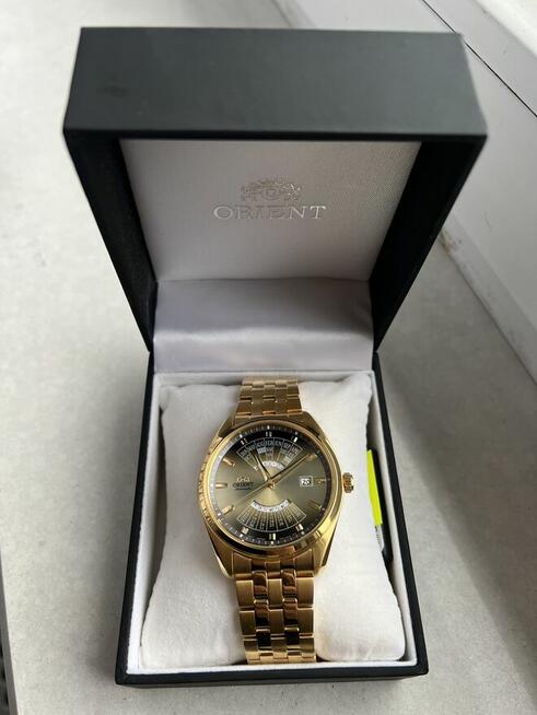 Sprzedam piękny zegarek