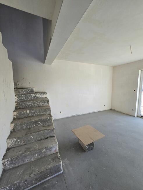 Rogoźnik połowa bliźniaka w stanie do wykończenia