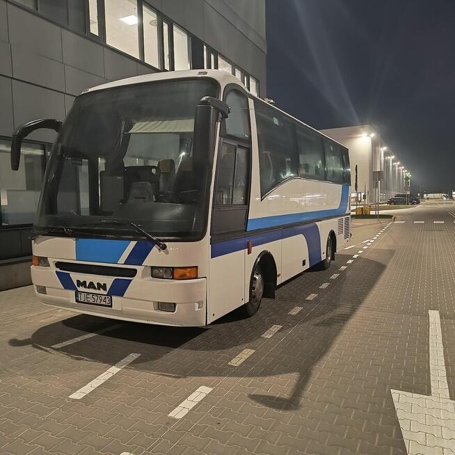 LukBus przewóz osób ,wynajem busów ,autobusów ,autokarów.