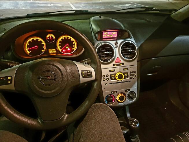 Opel Corsa D 2009, 1.2 benzyna