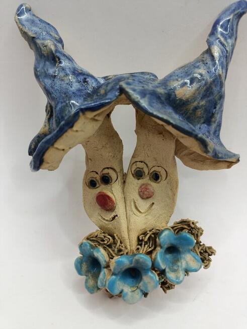 Figurka uśmiechnięte grzybki dekoracja domu ogrodu.