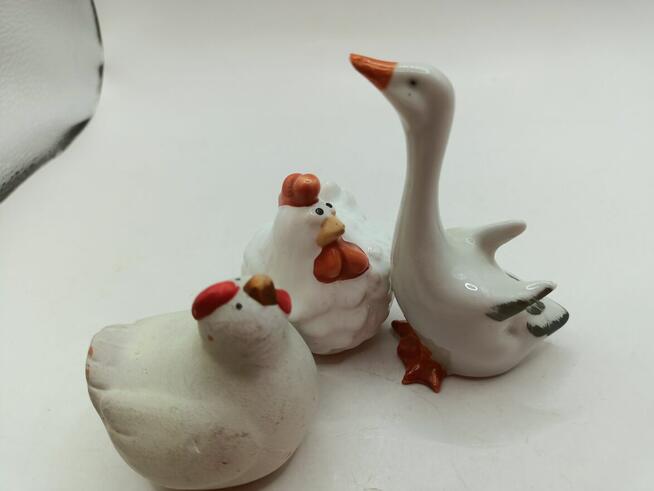 Figurki drobiu mini : dwie kurki i gąska