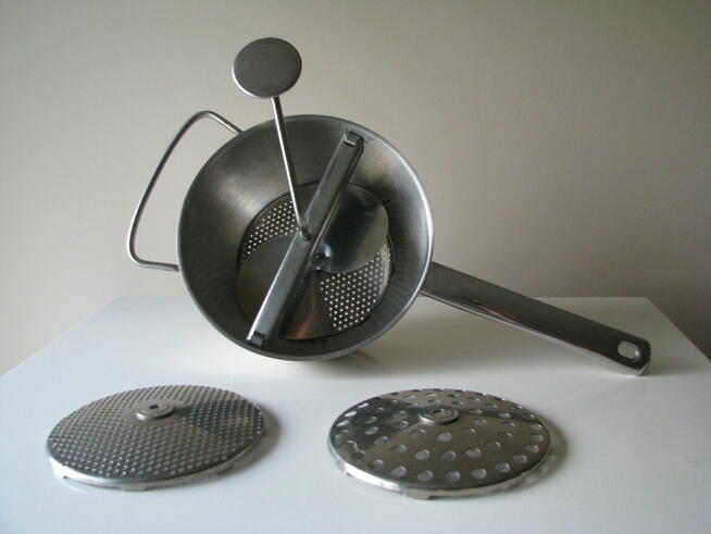Ręczny przecierak do warzyw i owoców 3 stalowe sita maszynka
