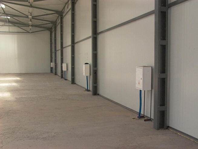 Hala produkcyno-magazynowa z wjazdem dla tira