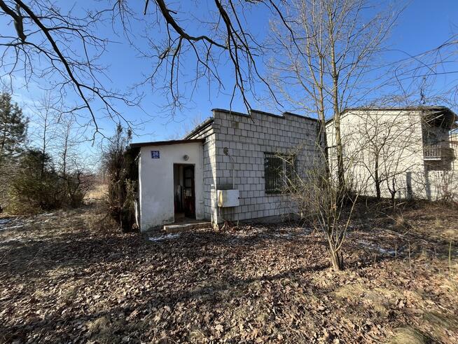 Duża działka z budynkiem we Wsoli blisko Radomia.