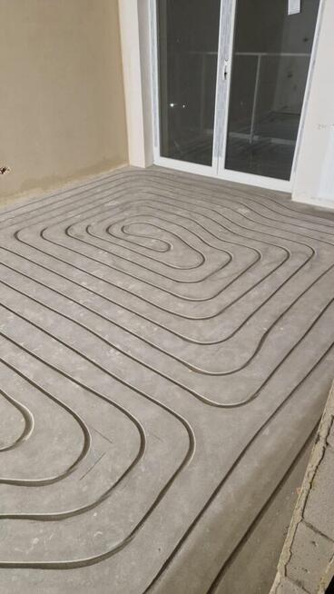 Wycinanie rowków, frezowanie pod ogrzewanie podłogowe