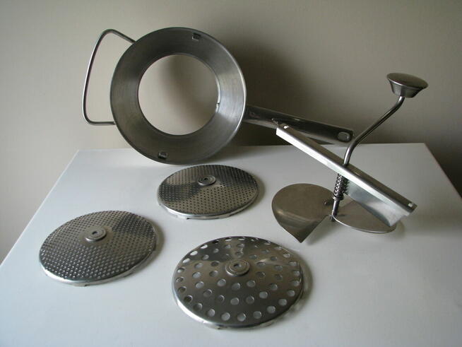 Ręczny przecierak do warzyw i owoców 3 stalowe sita maszynka