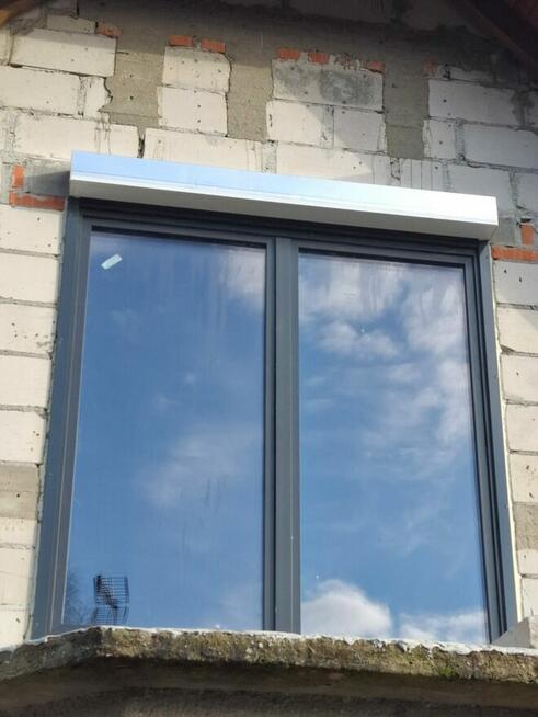 Oferuje obróbkę, regulacje montaż okien, drzwi i małe remonty