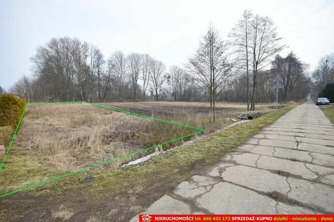 Działka budowlana (WZ) wszystkie media.