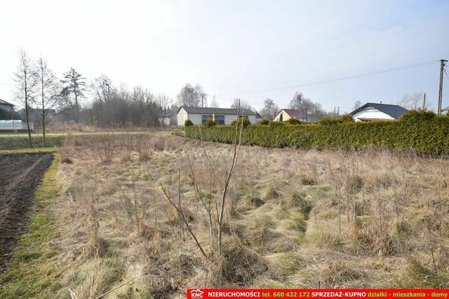 Działka budowlana (WZ) wszystkie media.