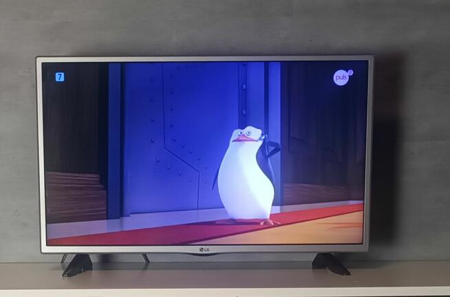 32 Cali Niebieskawy TV LG LED SMART TV DVB-T2 HEVC+Upominek