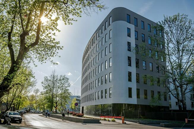 AIRTECH BUSINESS PARK Duże biuro do wynajęcia