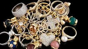 Naszyjniki bransolety i inne