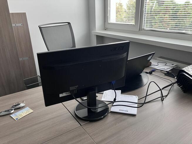 Syndyk sprzeda mienie w postaci mebli i sprzętu biurowego