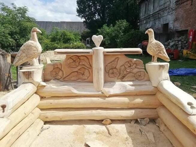 Łóżko małżeńskie z bala