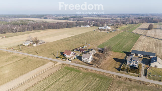 Dom z budynkiem gospodarczym