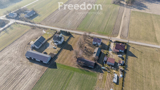 Dom z budynkiem gospodarczym
