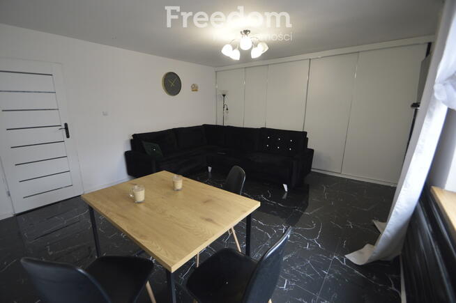 Dom/3 oddzielne mieszkania/3 rodziny/garaż/wiata