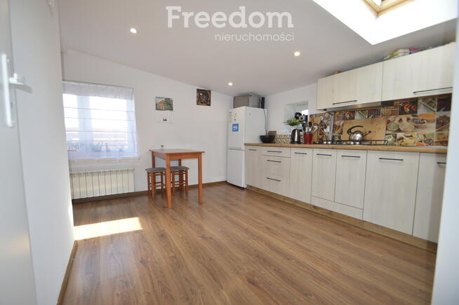 Dom/3 oddzielne mieszkania/3 rodziny/garaż/wiata