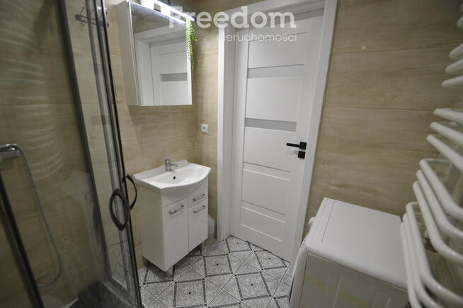 Dom/3 oddzielne mieszkania/3 rodziny/garaż/wiata