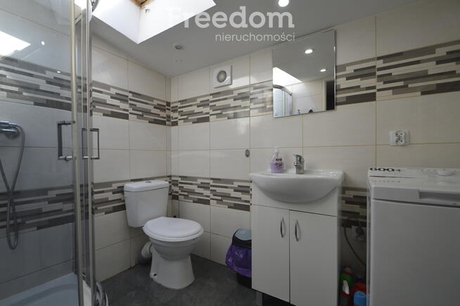 Dom/3 oddzielne mieszkania/3 rodziny/garaż/wiata