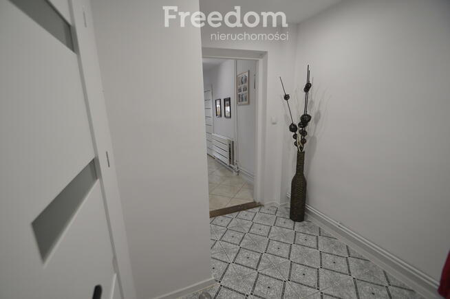 Dom/3 oddzielne mieszkania/3 rodziny/garaż/wiata