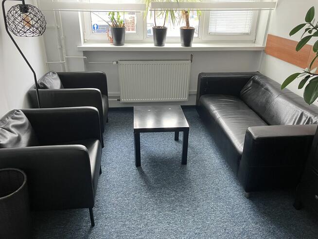 Syndyk sprzeda mienie w postaci mebli i sprzętu biurowego