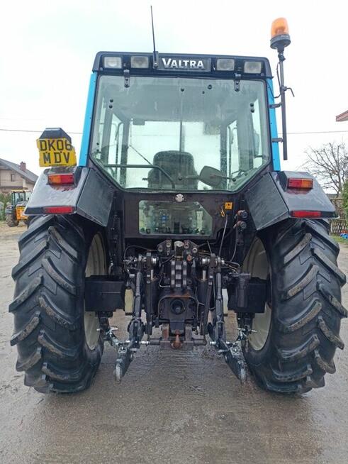 Ciągnik rolniczy Valtra 6300