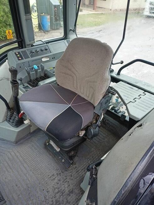 Ciągnik rolniczy Valtra 6300