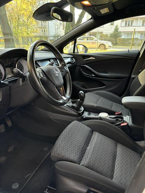 Opel Astra 2018 diesel mały przebieg bogate wyposażenie