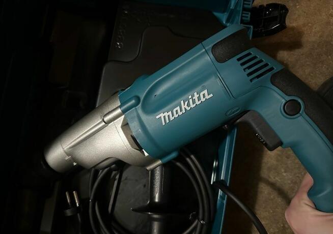 Wiertarka udarowa Makita HP2051FHJ niewiele używana