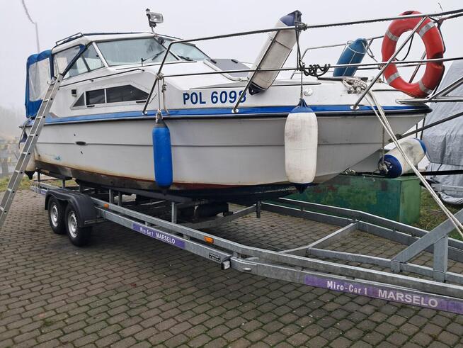 Jacht motorowy Sea Ray 221