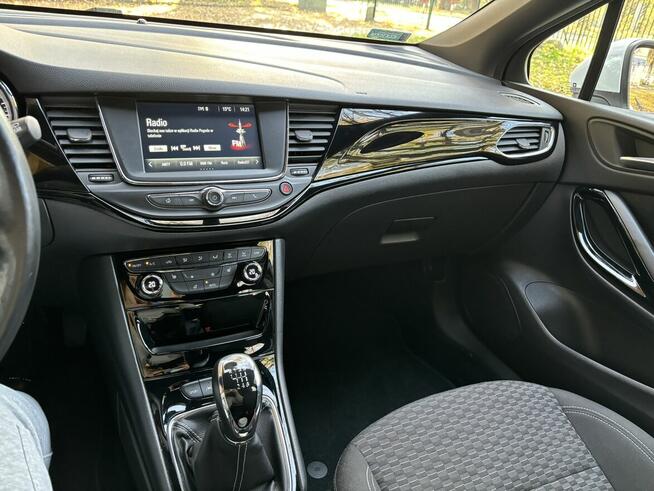 Opel Astra 2018 diesel mały przebieg bogate wyposażenie