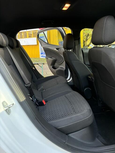 Opel Astra 2018 diesel mały przebieg bogate wyposażenie