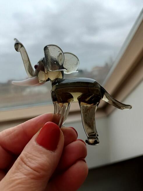 Szkło figurka piękny zwierz słoń