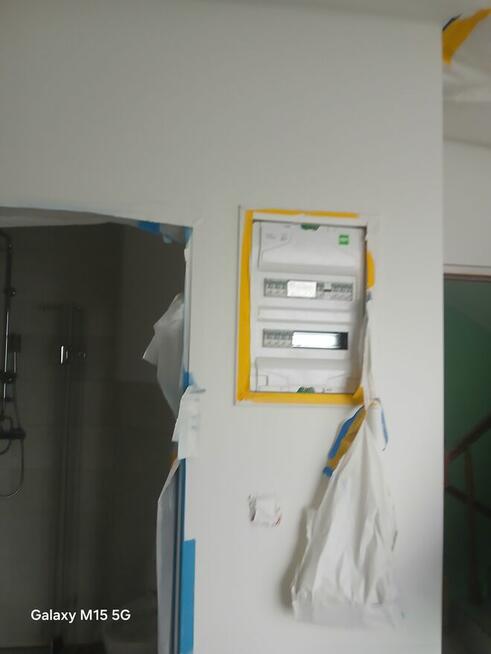 Wykonuje elektrykę i wykoczenia wnętrz I zewnątrz