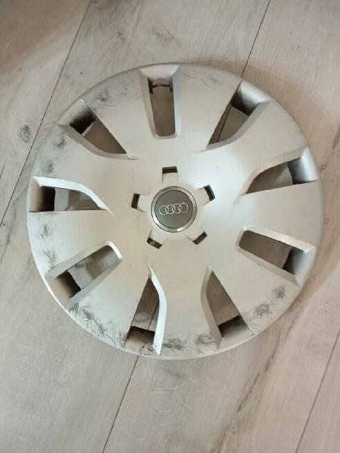 Kołpak Audi OE Oryginalne 16&quot; Srebrny 4B0601147C