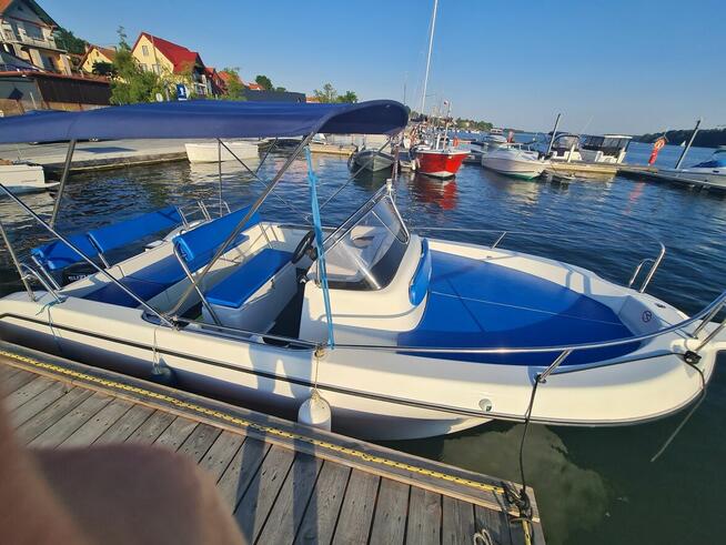 Wynajem łodzi Mikołajki bez patentu rezerwacja na 2025