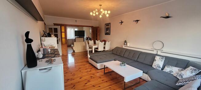 DOM do zamieszkania z osobnym mieszkaniem