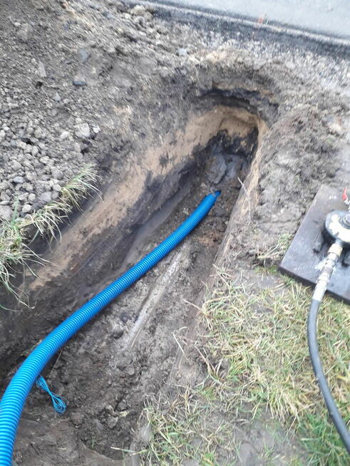 MINIKOPARKA PRZECISKI KRETEM przebicia pod drogami kostką