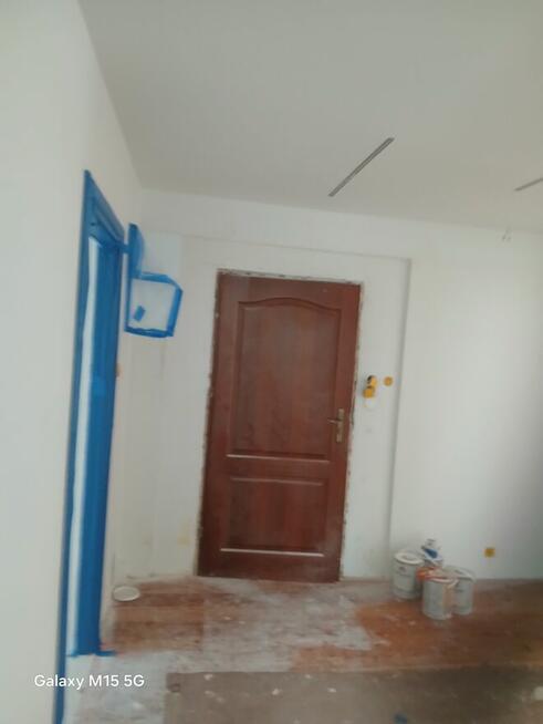 Wykonuje elektrykę i wykoczenia wnętrz I zewnątrz