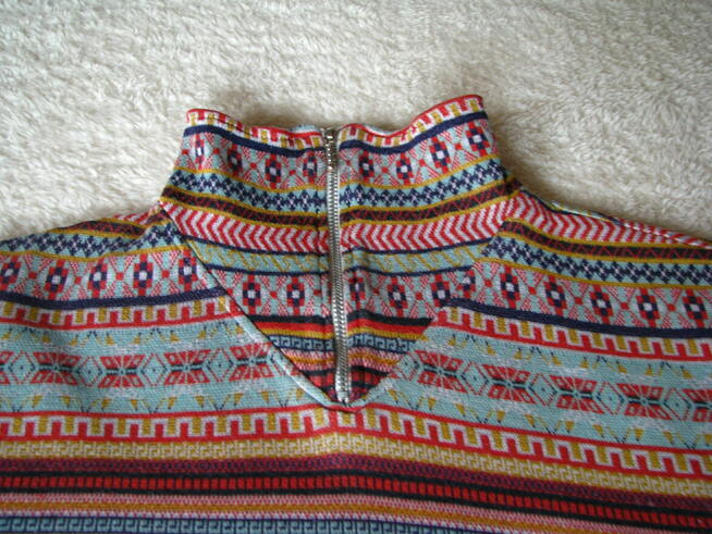 Bluza golf rozpinany pod szyją geometryczne wzory XXL sweter