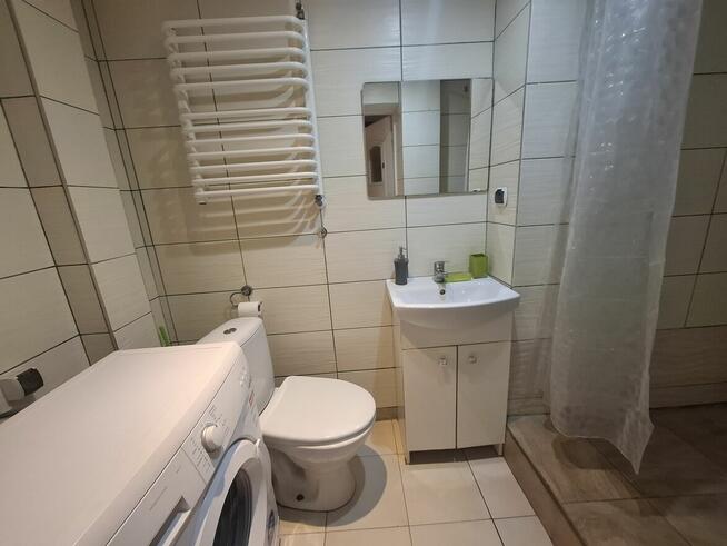 DOM do zamieszkania z osobnym mieszkaniem