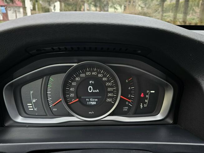 Volvo V60 4x4/Automat/Navi/Radar/