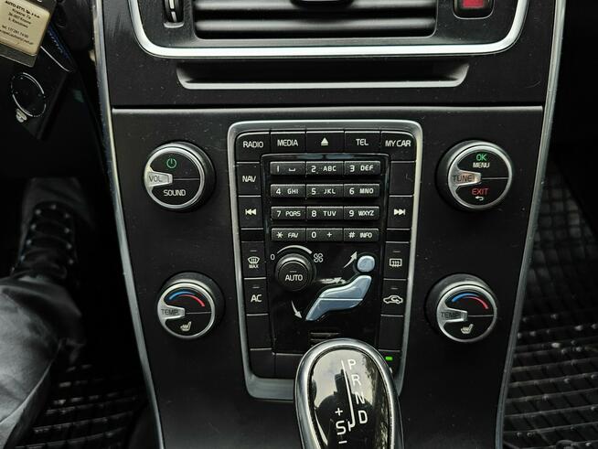 Volvo V60 4x4/Automat/Navi/Radar/