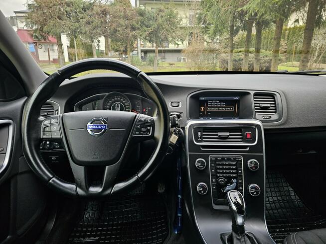 Volvo V60 4x4/Automat/Navi/Radar/