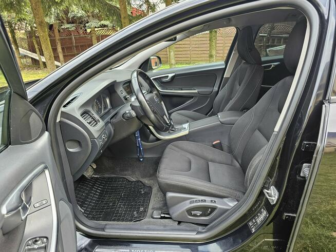 Volvo V60 4x4/Automat/Navi/Radar/