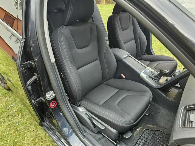 Volvo V60 4x4/Automat/Navi/Radar/