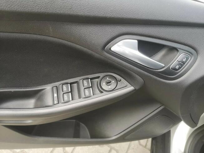 Ford Focus 1.0 EcoBoost 125 KM, Navi, Grzane fotele+kierownica, Serwis, Park Ass